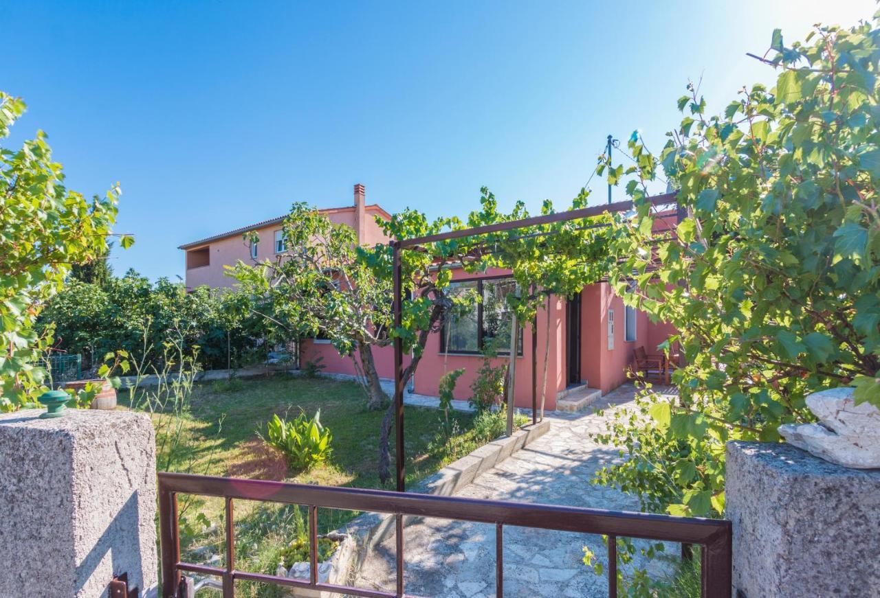 Elio Apartman *